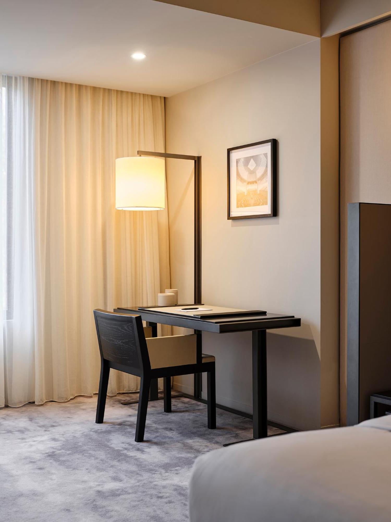Deluxe King Suite