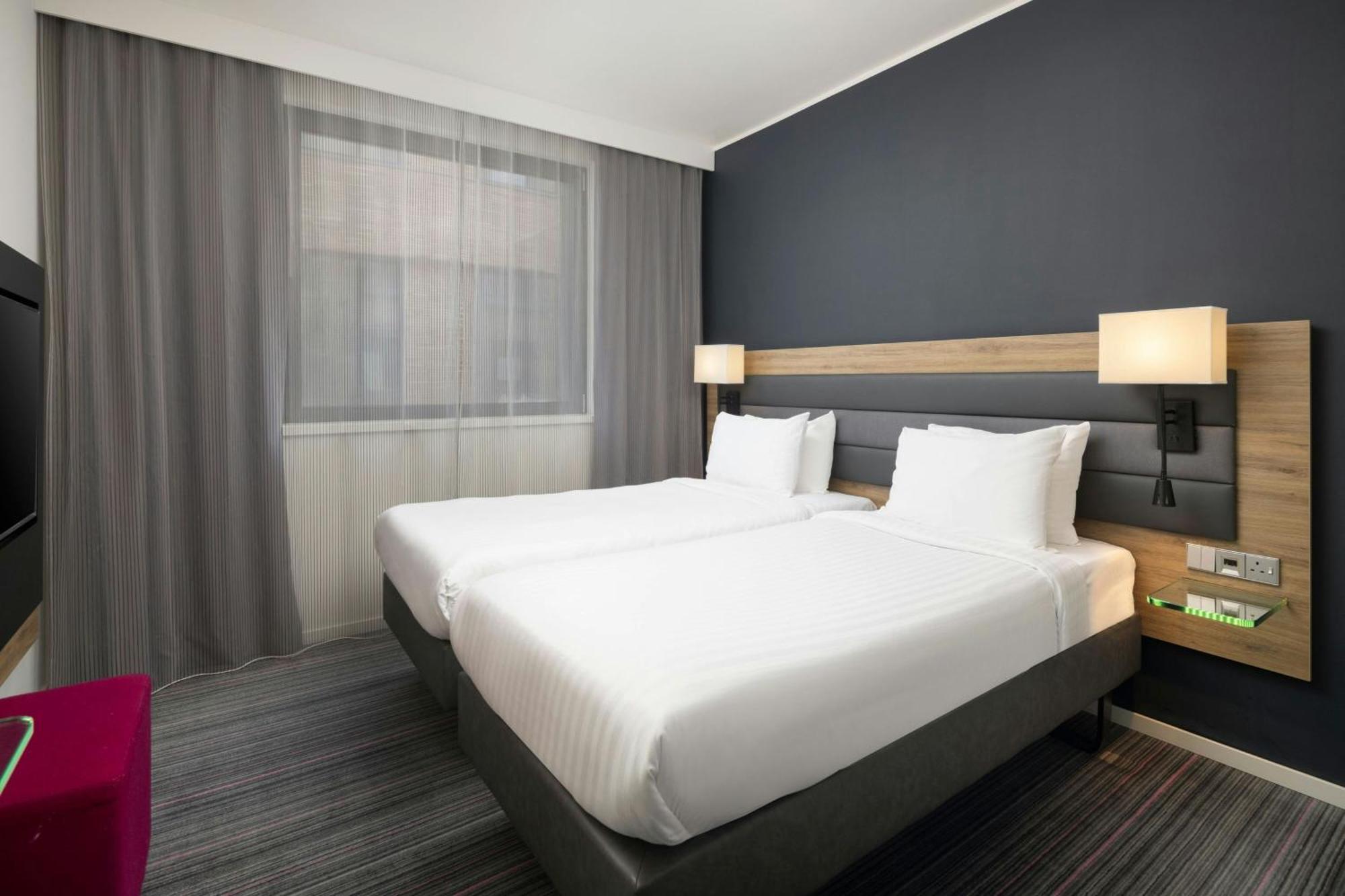 Moxy Double Sleeper Twin Room