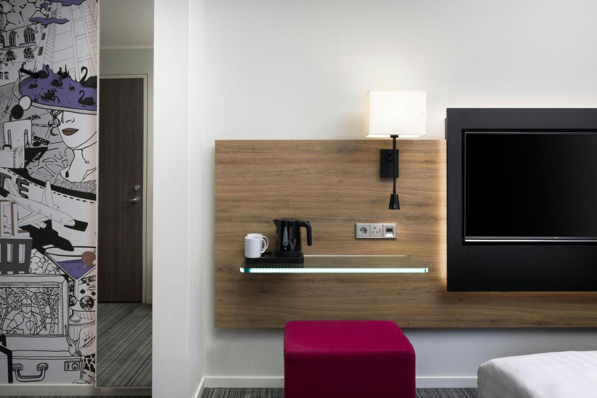 Moxy Double Sleeper Twin Room