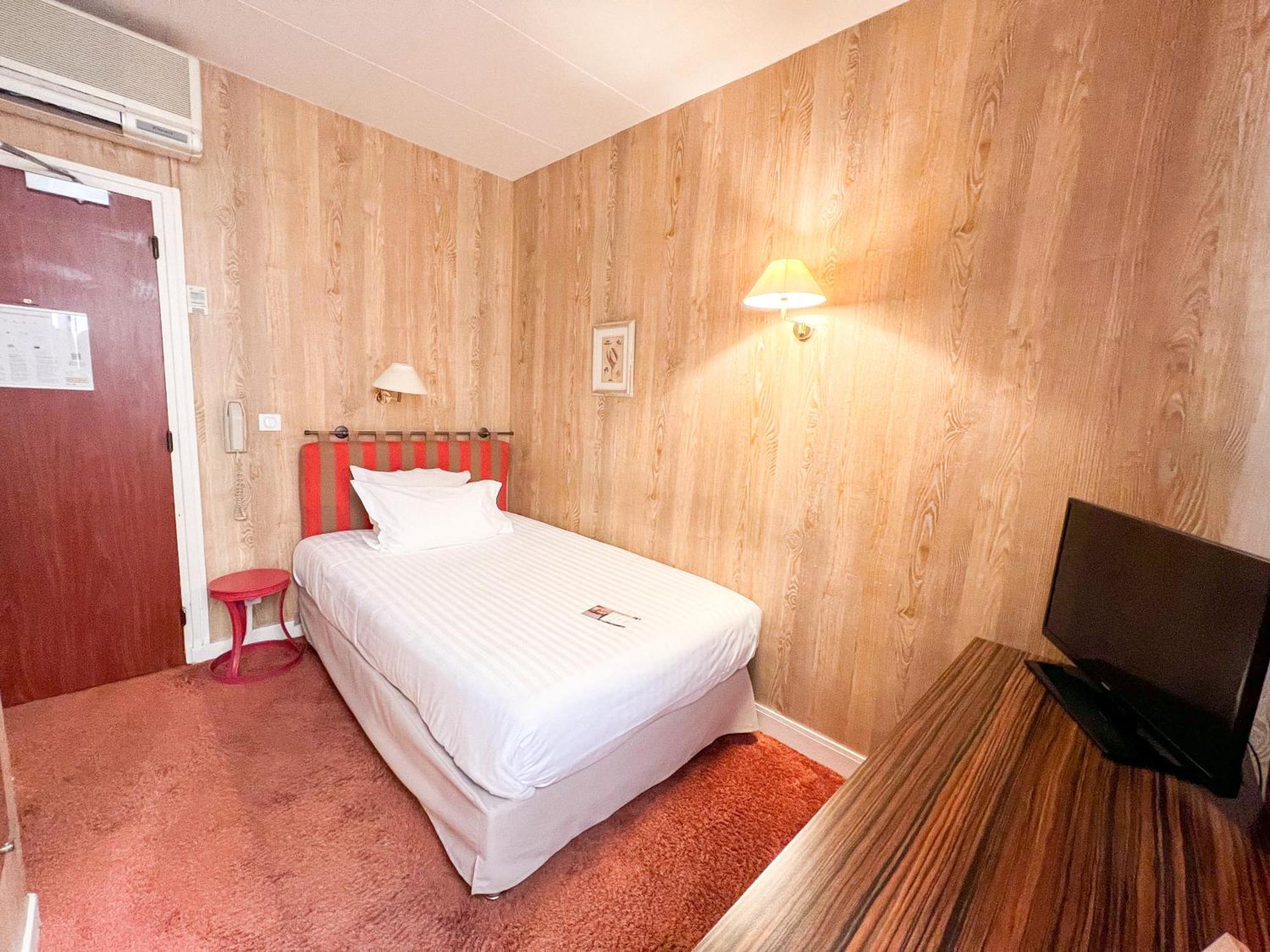 Small Single Room