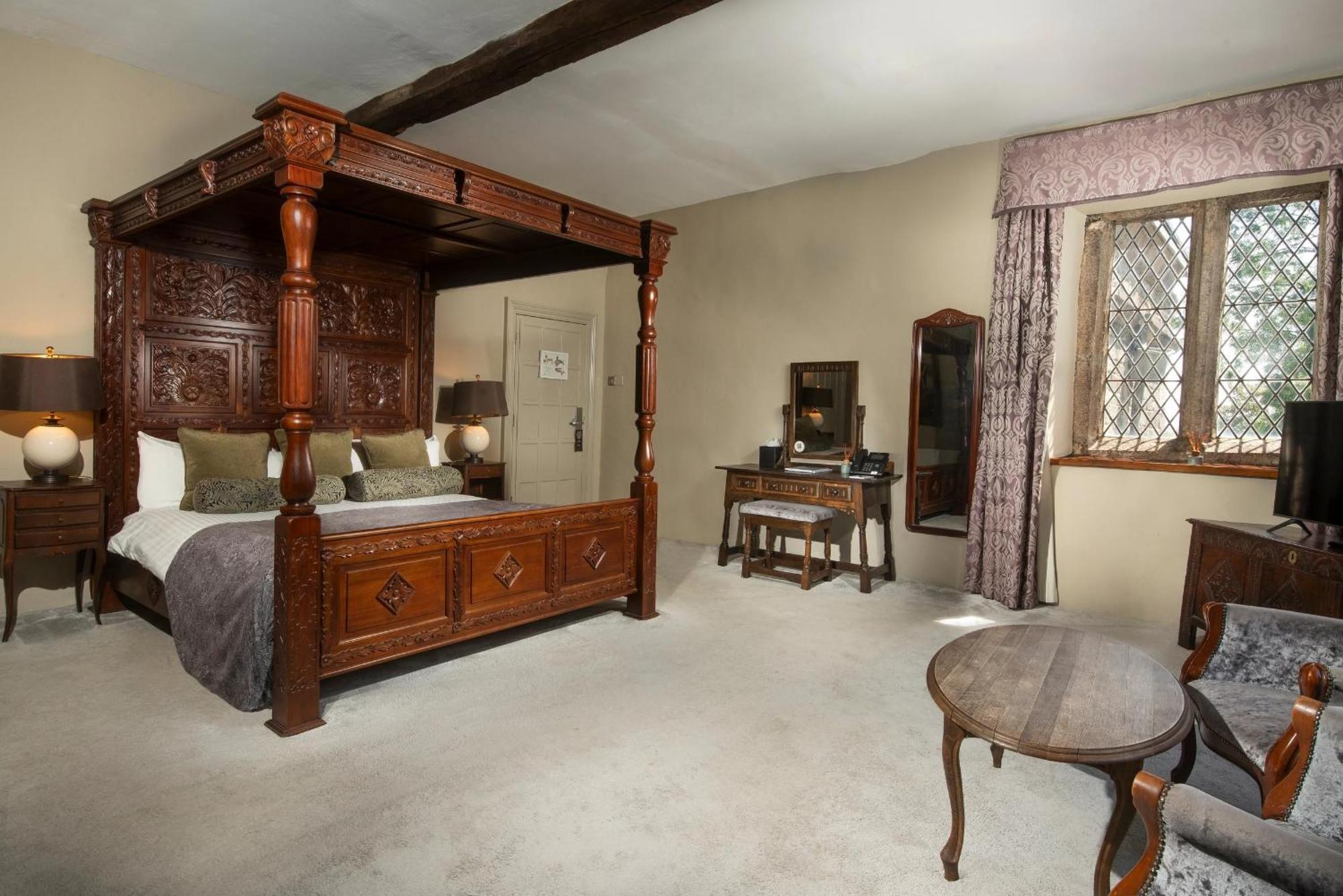 Double Room Four Poster Bed
