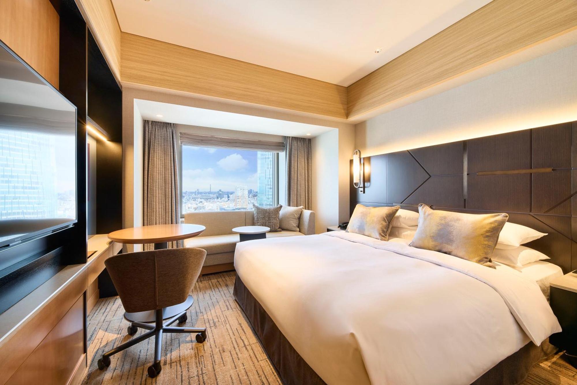 Newly Renovated - Comfort Queen Room - Non-Smoking