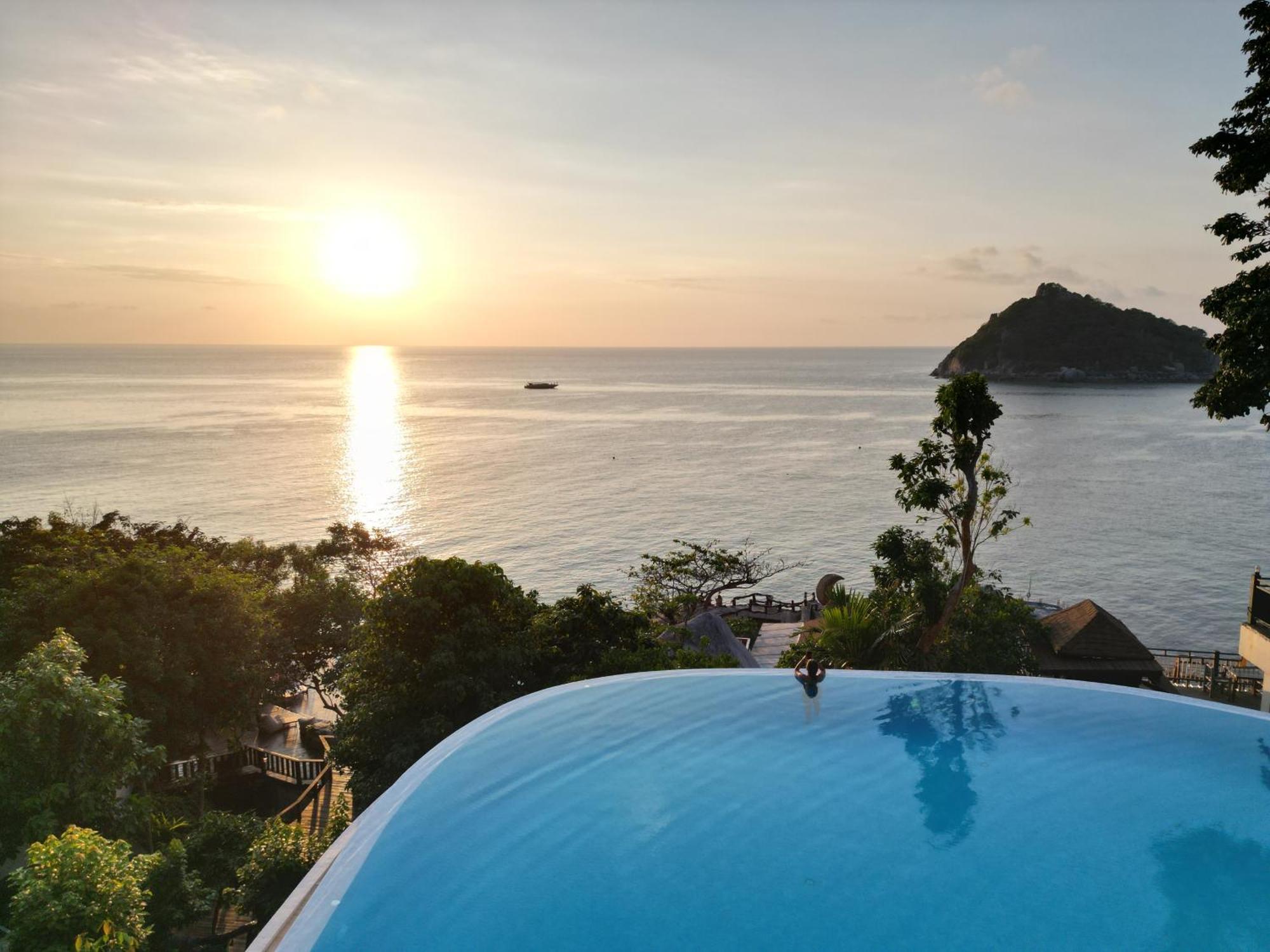 Deluxe Sea View