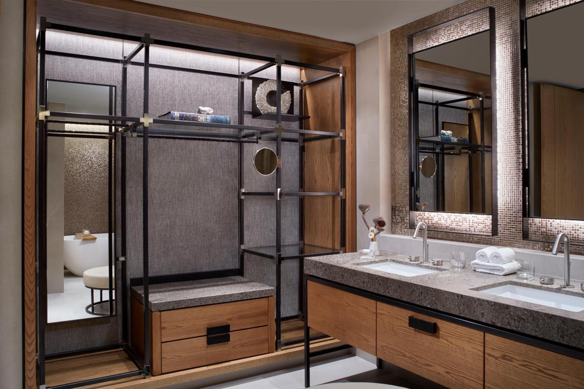 King Room Soaking Tub Skyline View