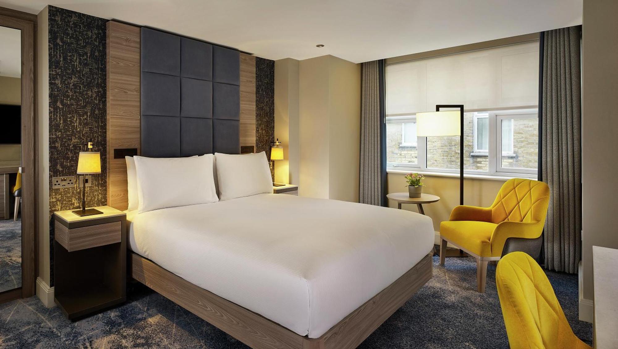 Deluxe Queen Room