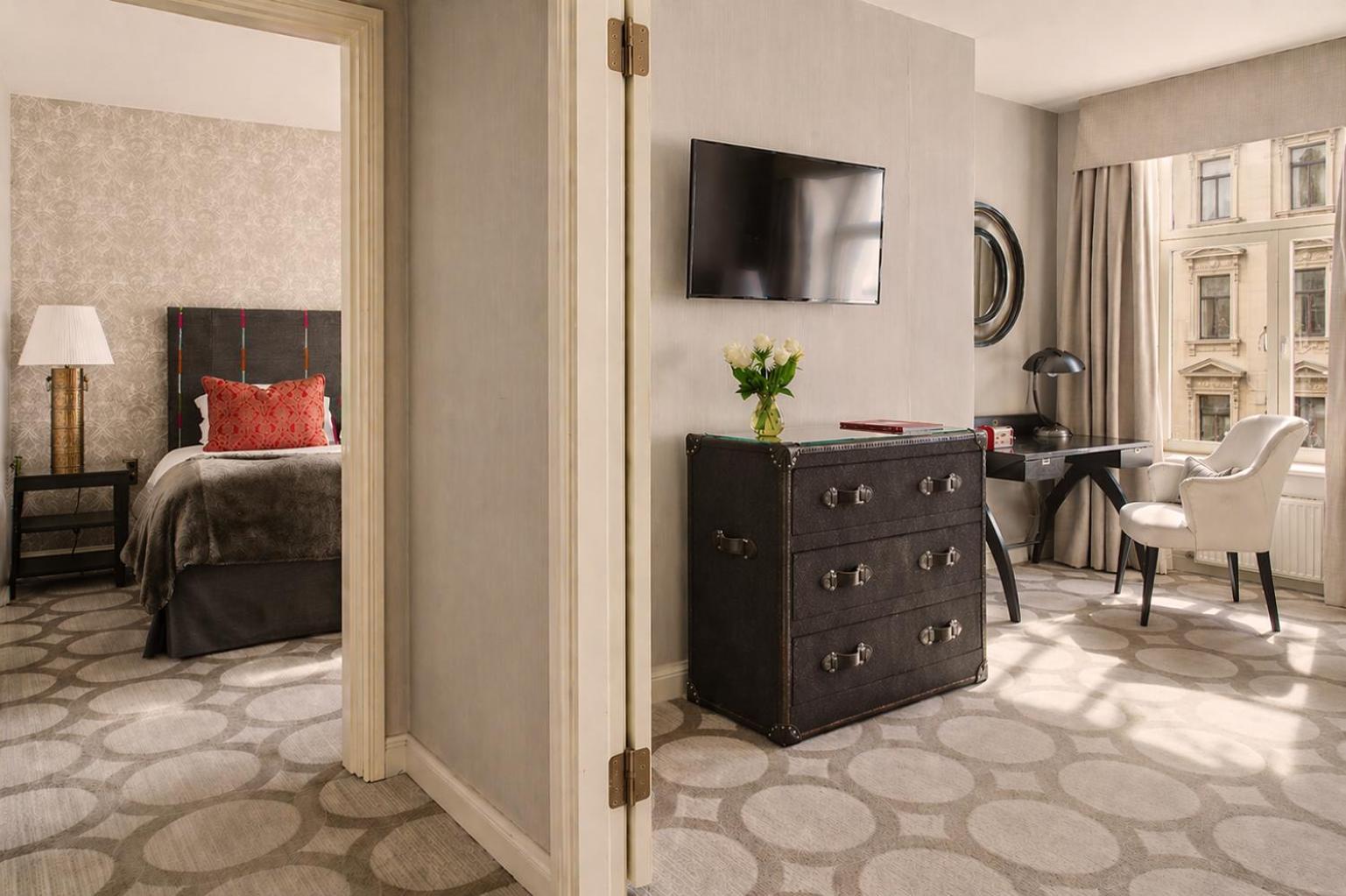 Deluxe Suite King