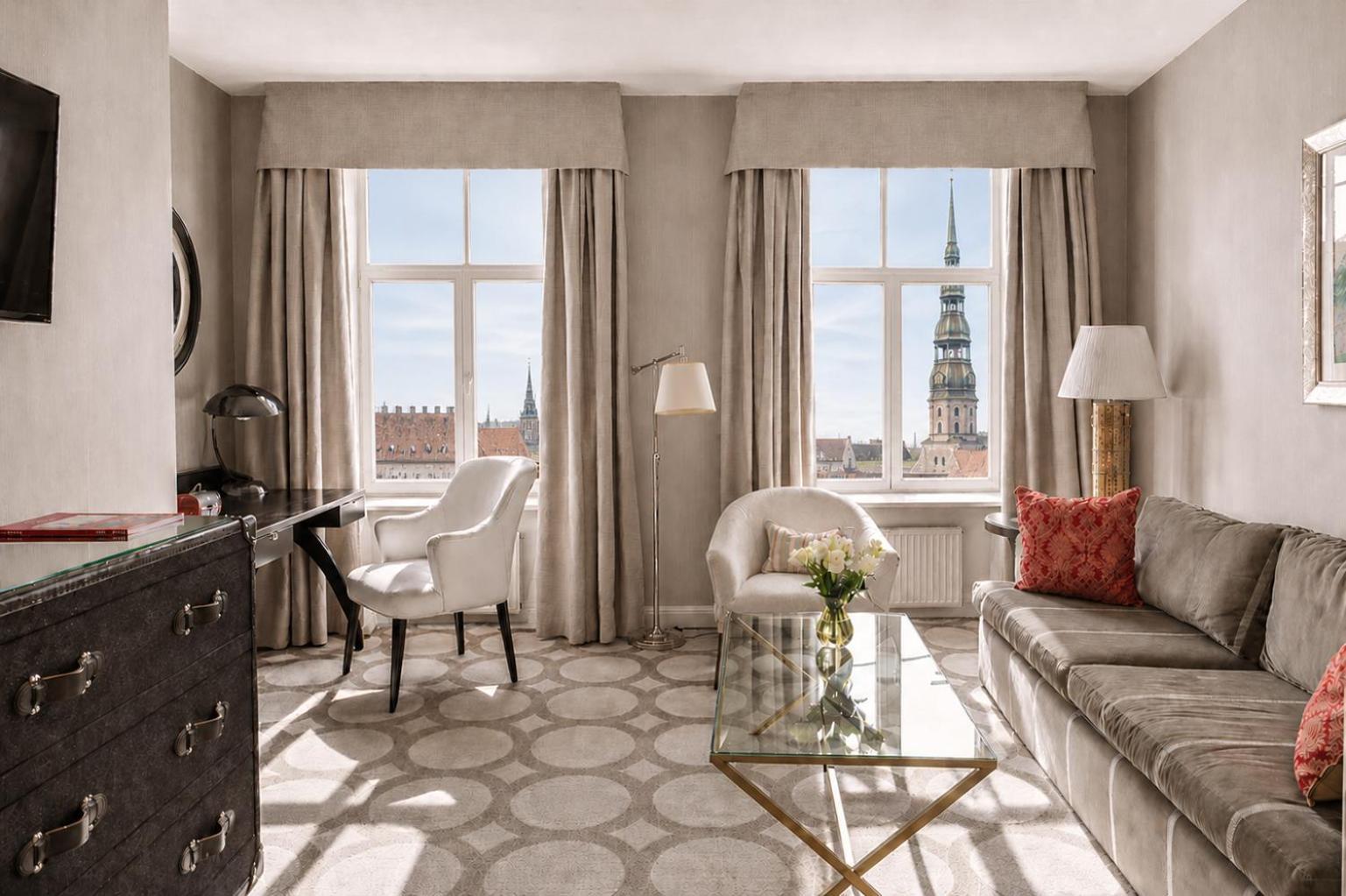 Deluxe Suite King