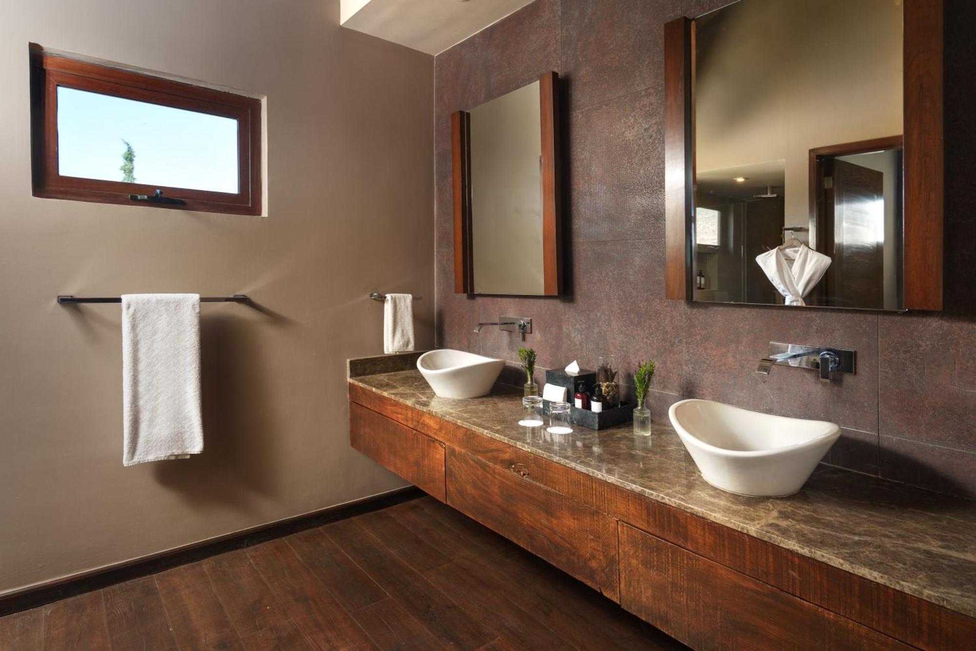Junior Suite 2 Queen Beds