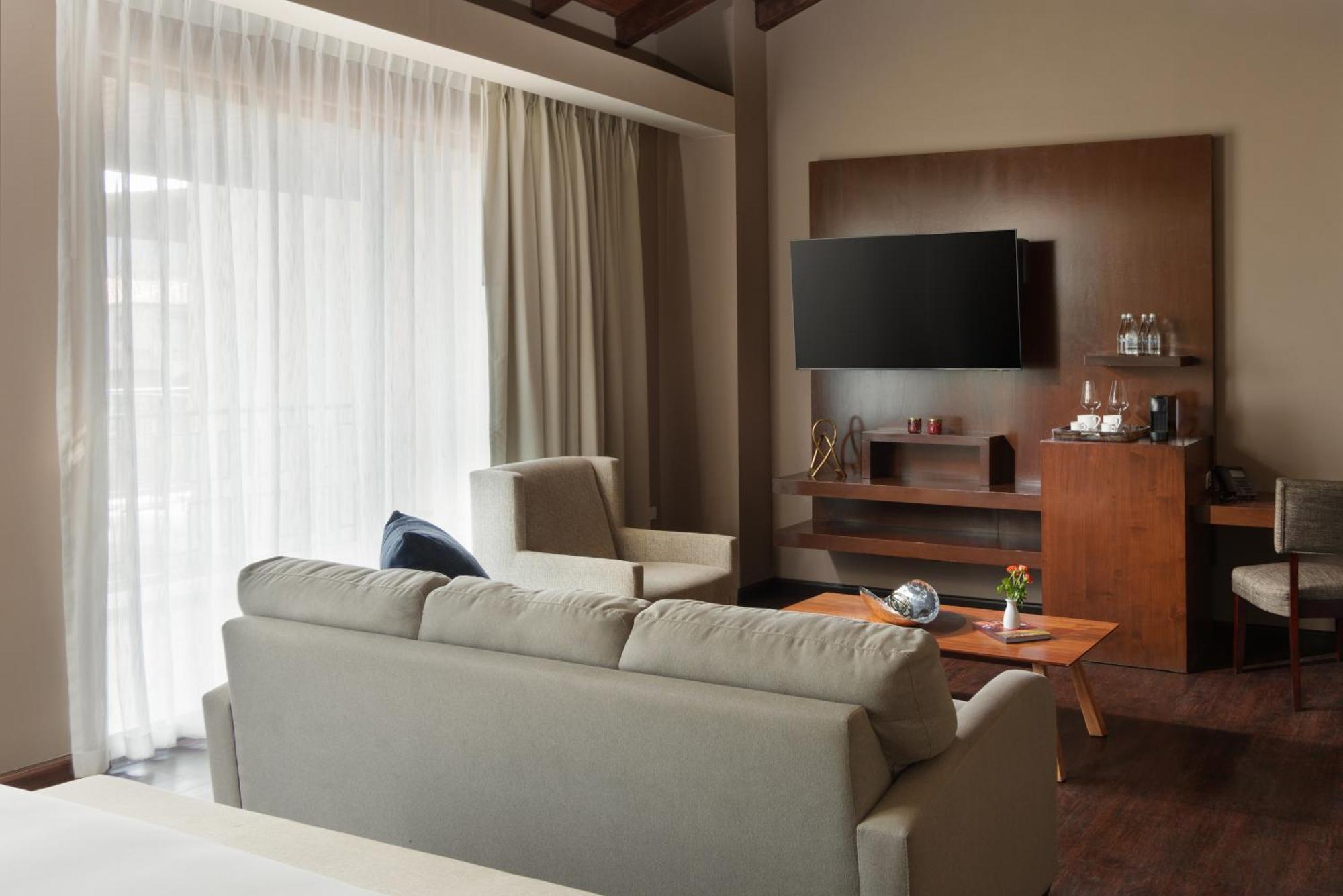 Junior Suite King Bed