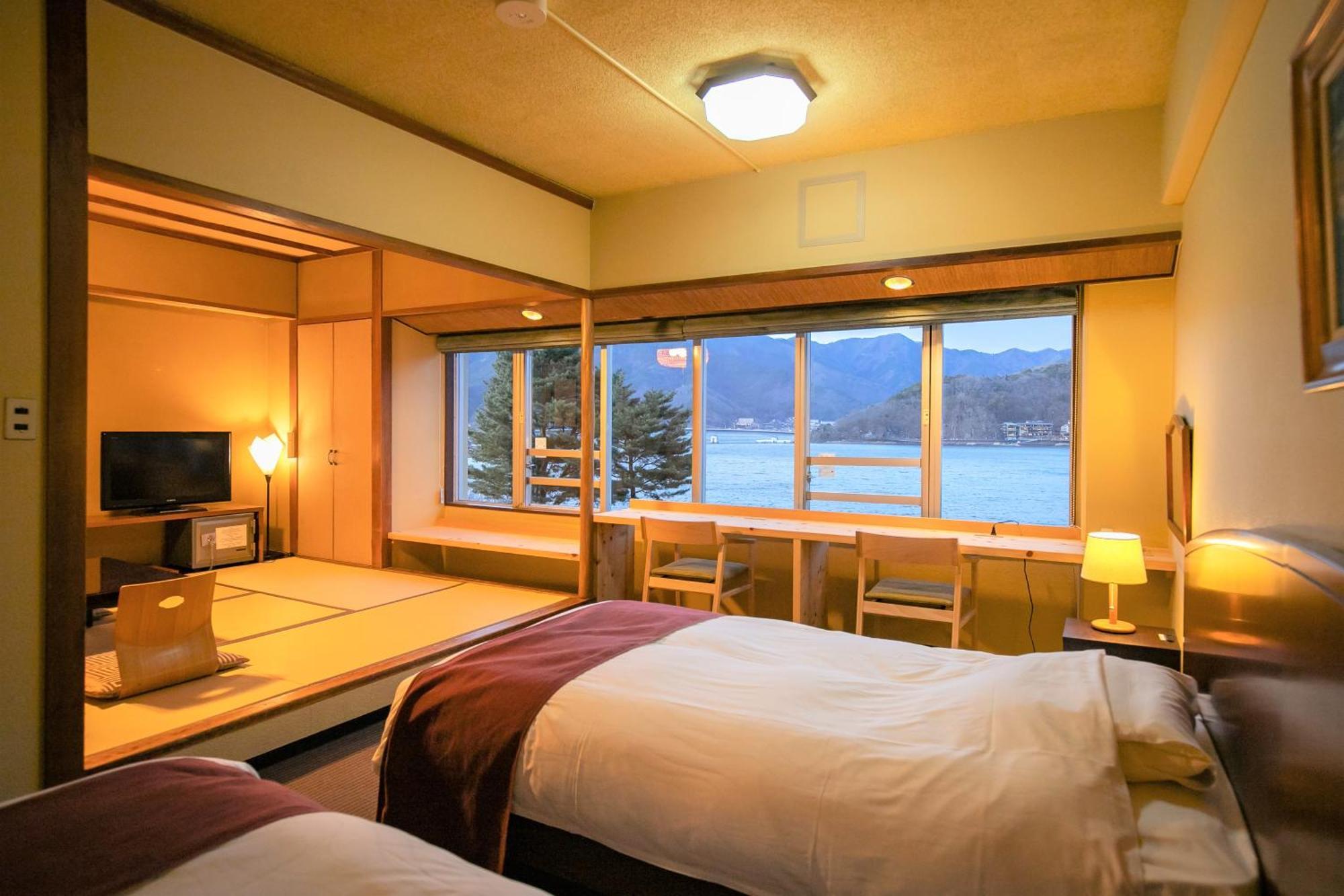 Standard Room Tatami Area Lake View Non-Smoking West Building
