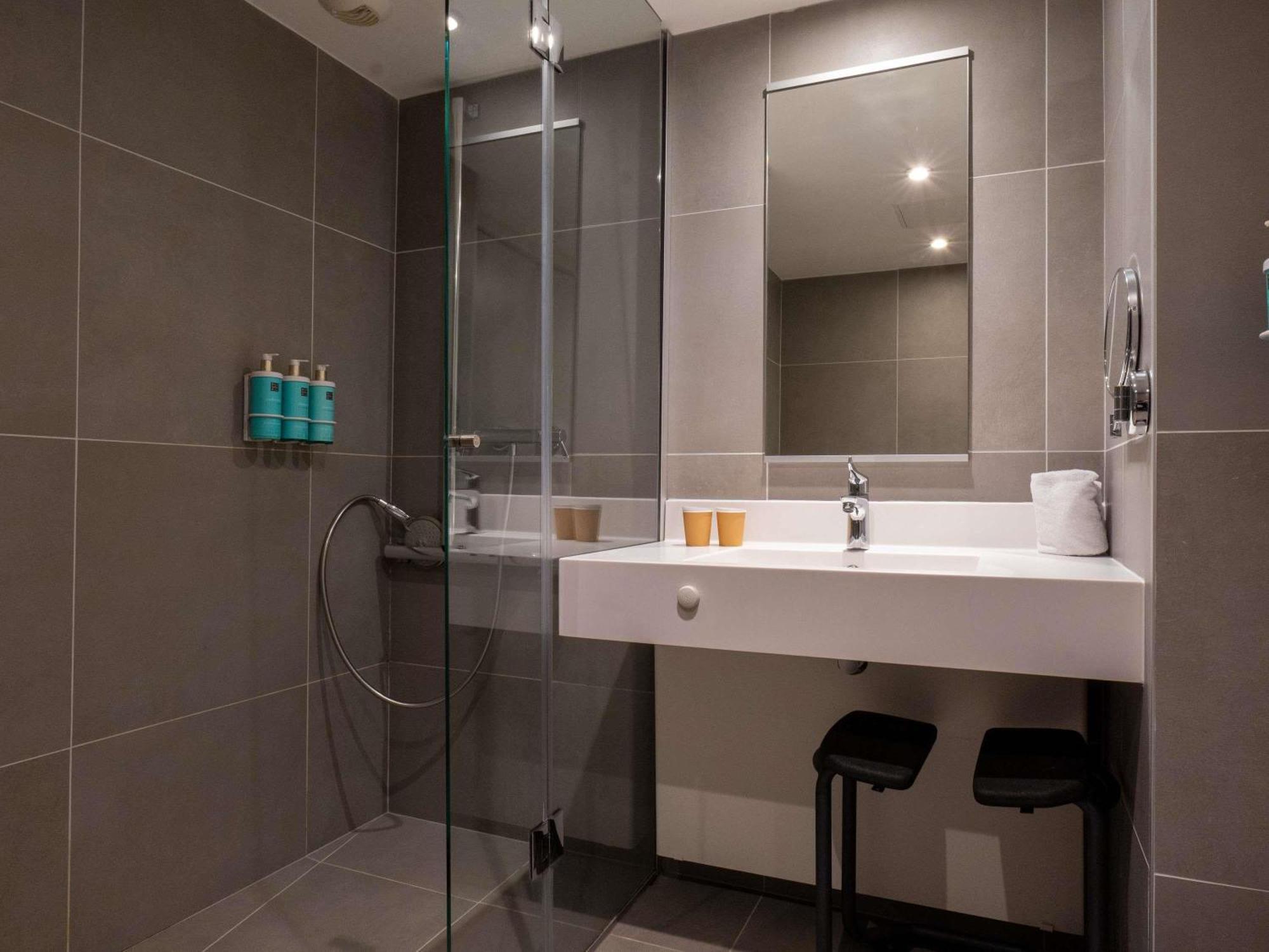 Suite One Double Bed One Double Sofa Bed