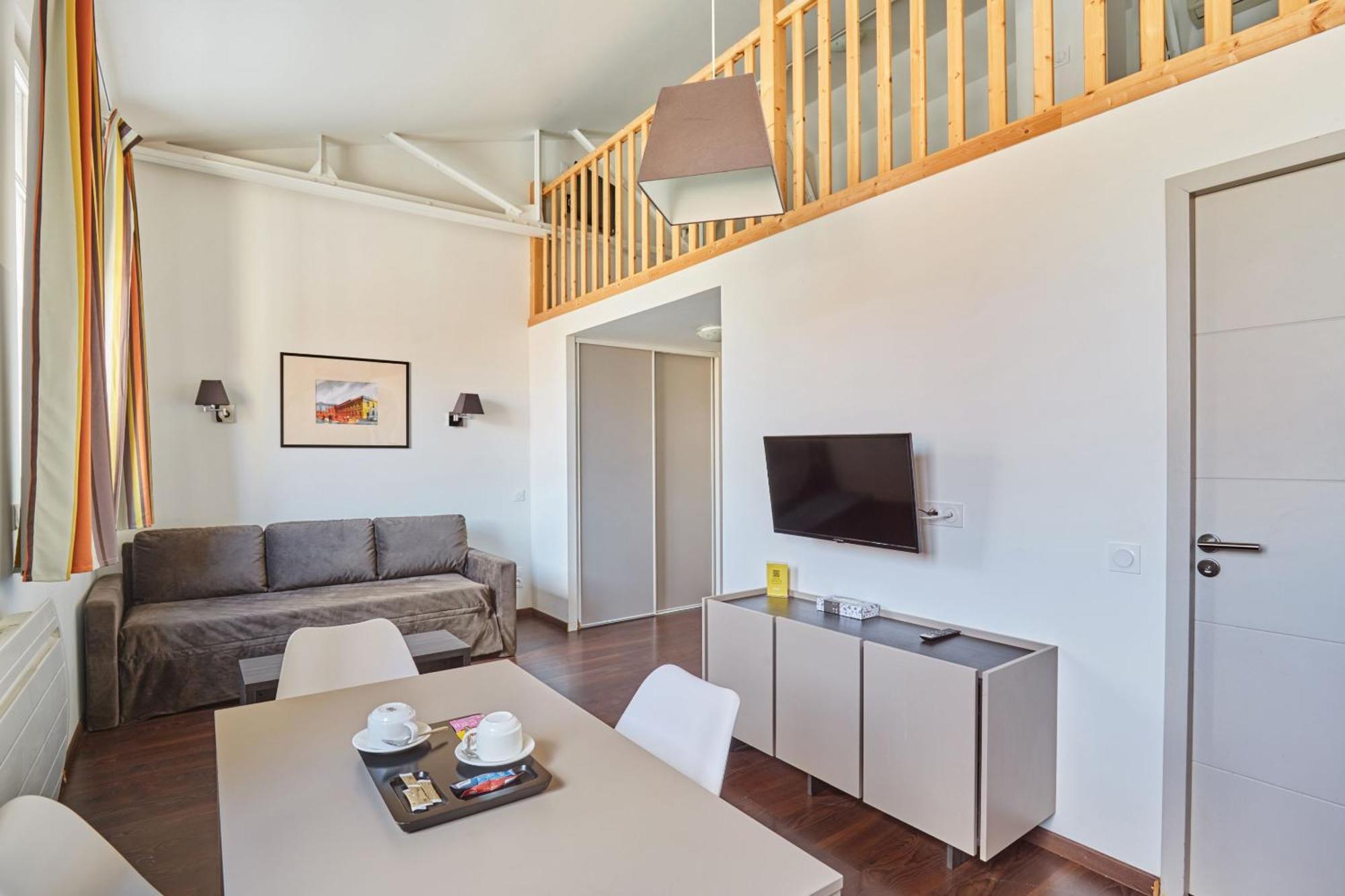 One-Bedroom Apartment