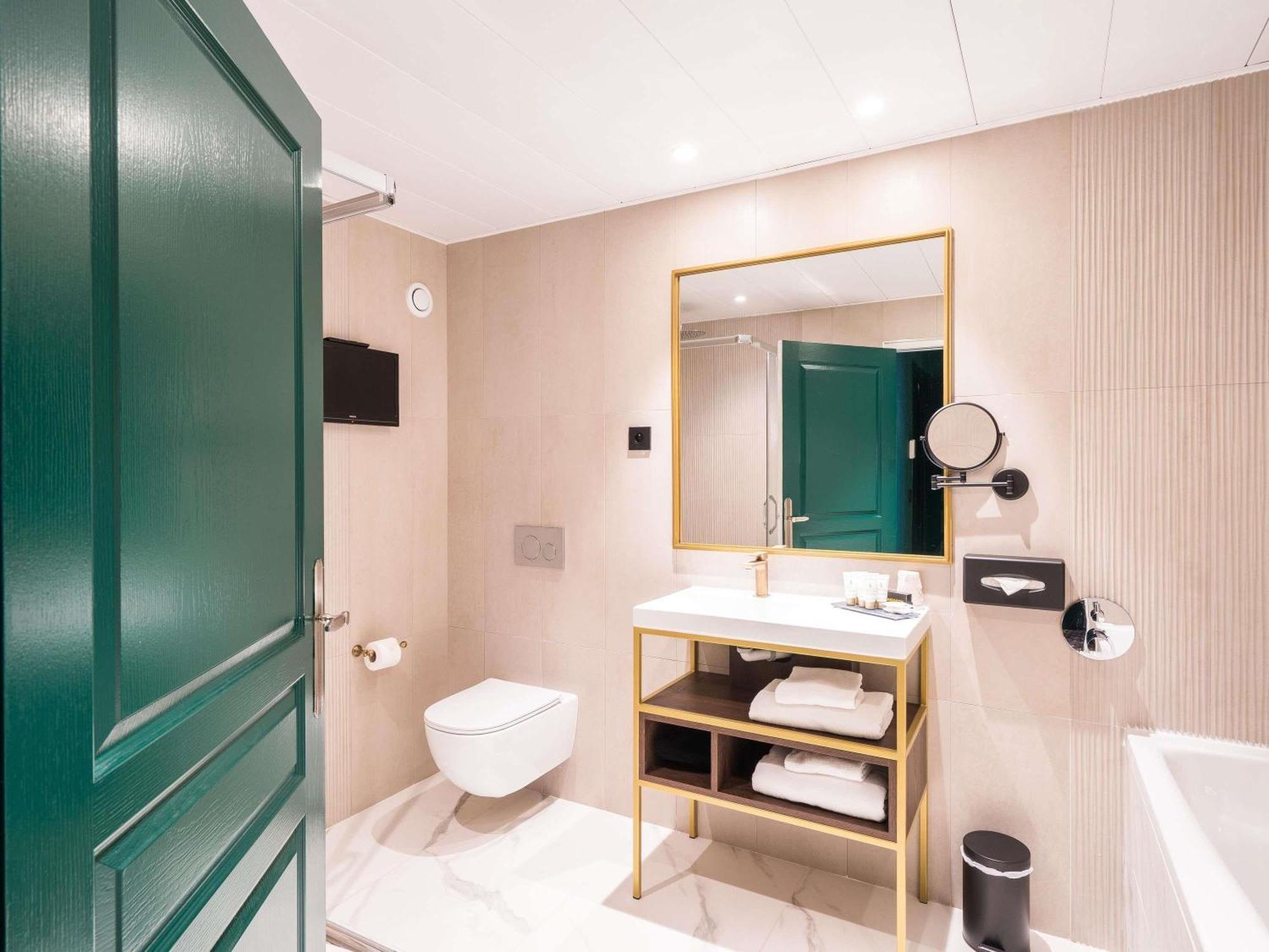 Deluxe King Room View