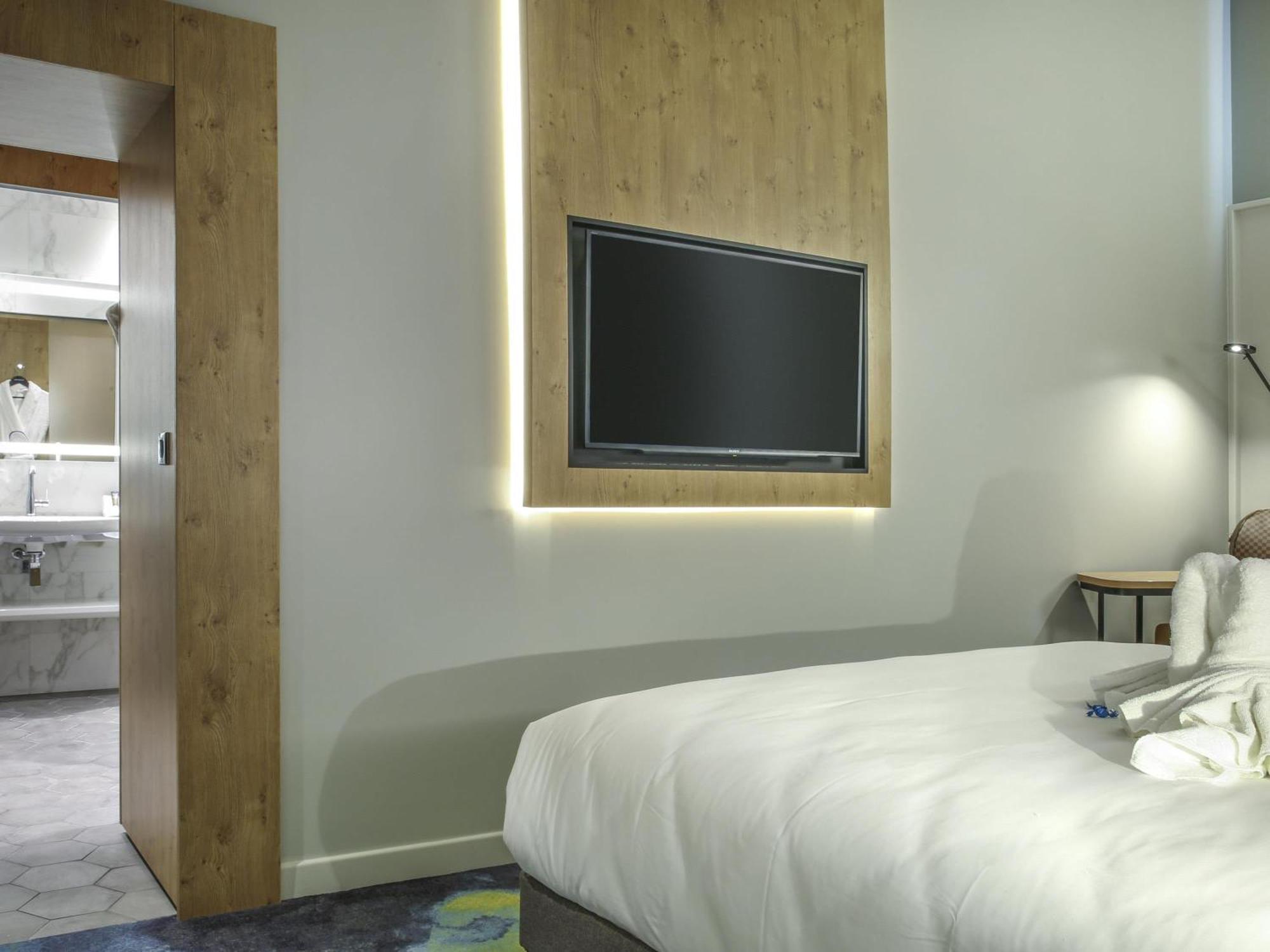 Executive Double Room Sofa Bed
