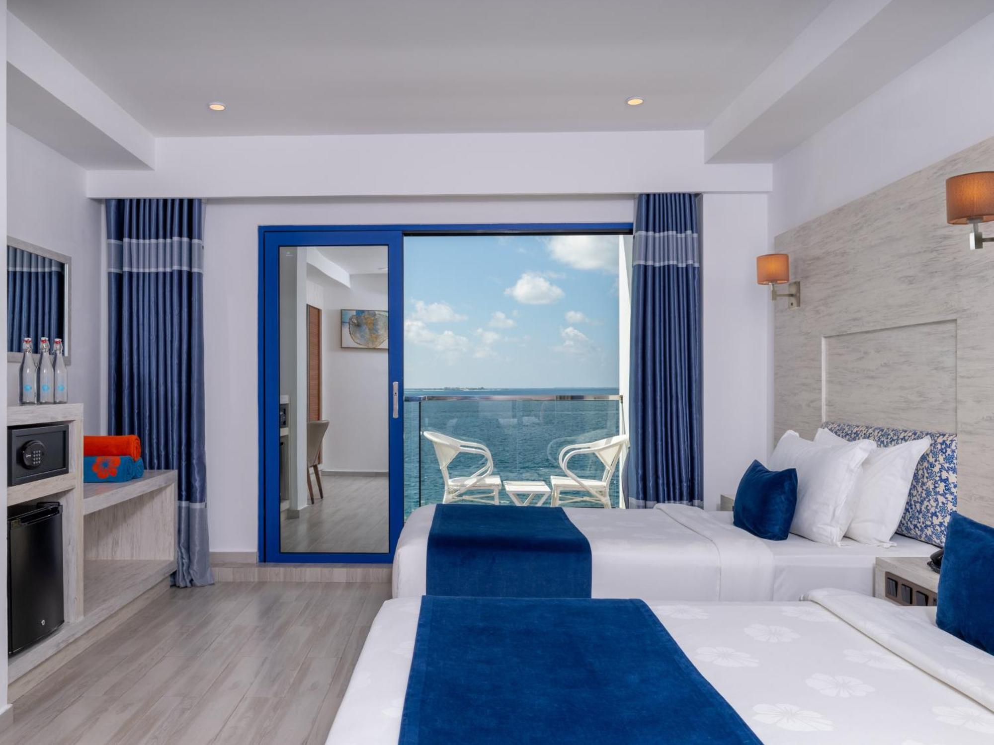 Deluxe Family Room Seaview Balcony