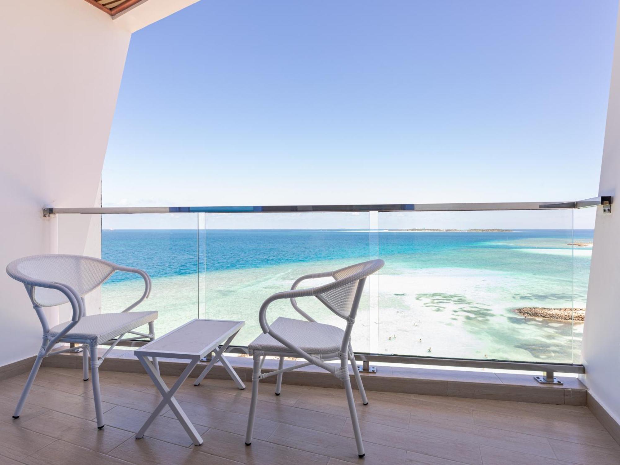 Deluxe Quadruple room Seaview Balcony