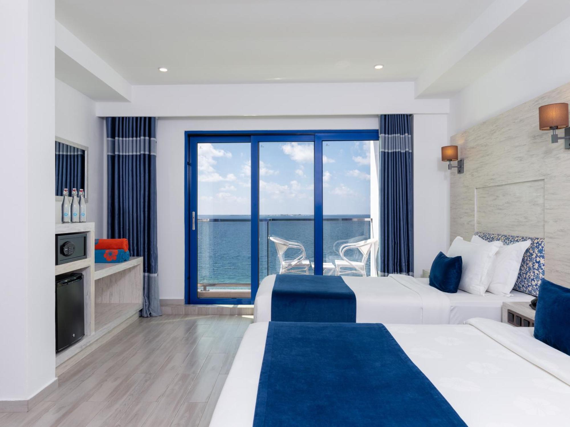 Deluxe Family Room Seaview Balcony