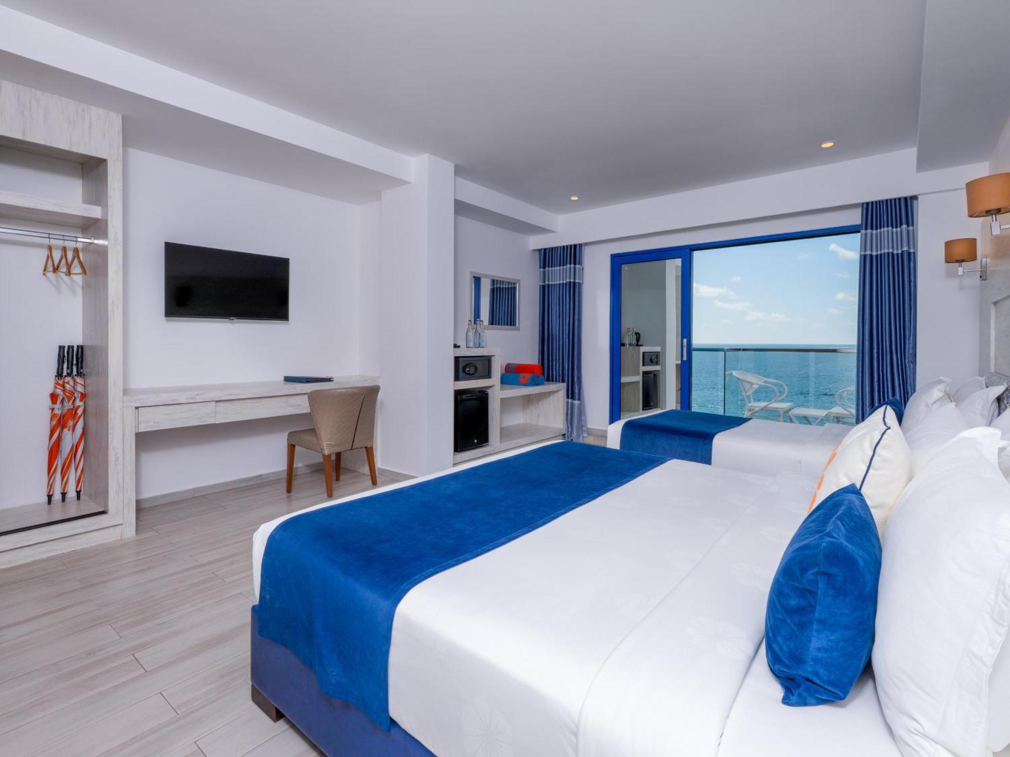 Deluxe Family Room Seaview Balcony