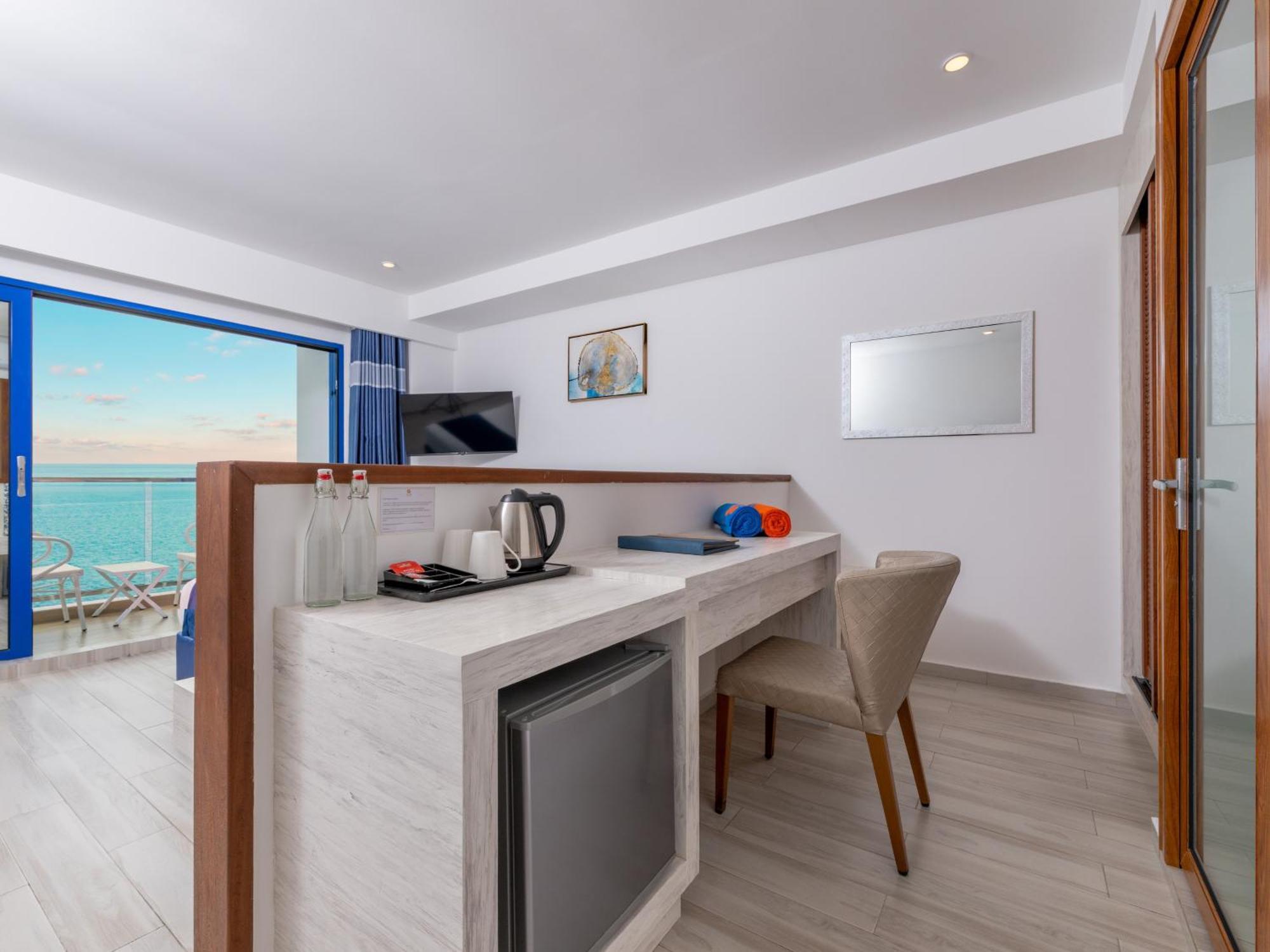 Deluxe Double Room Seaview Balcony