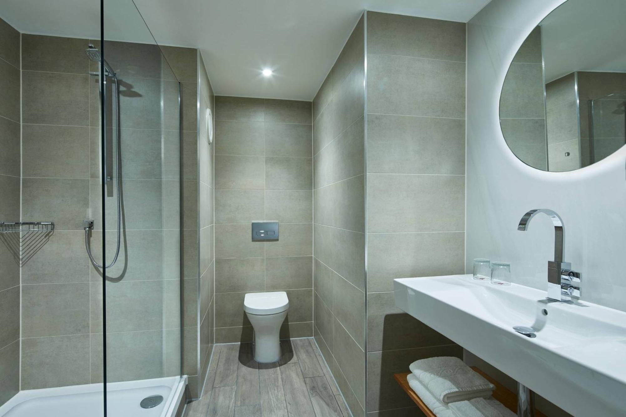 1 Bedroom Junior Suite, 1 King