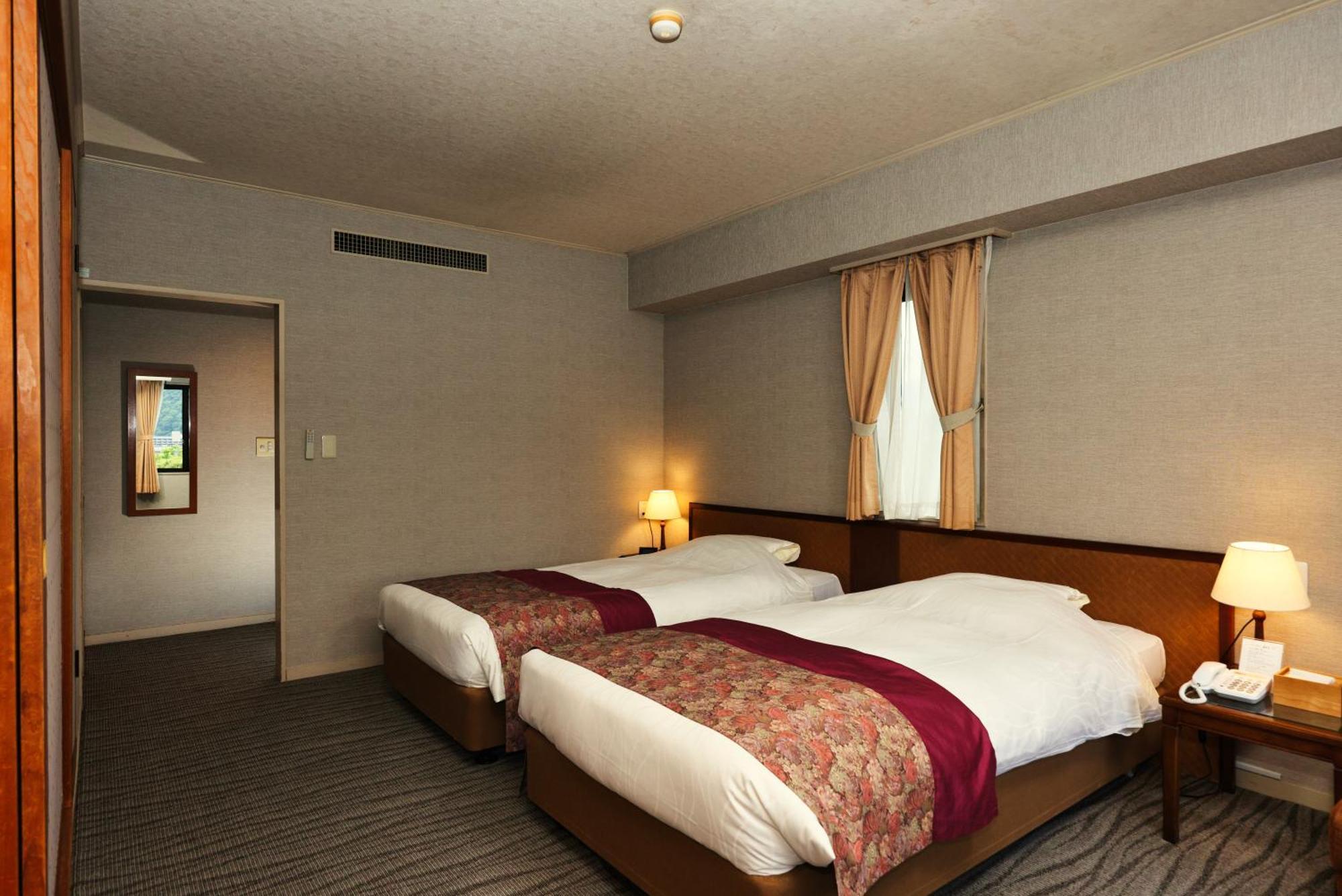Superior Room Tatami Area Lake View Non-Smoking East Building