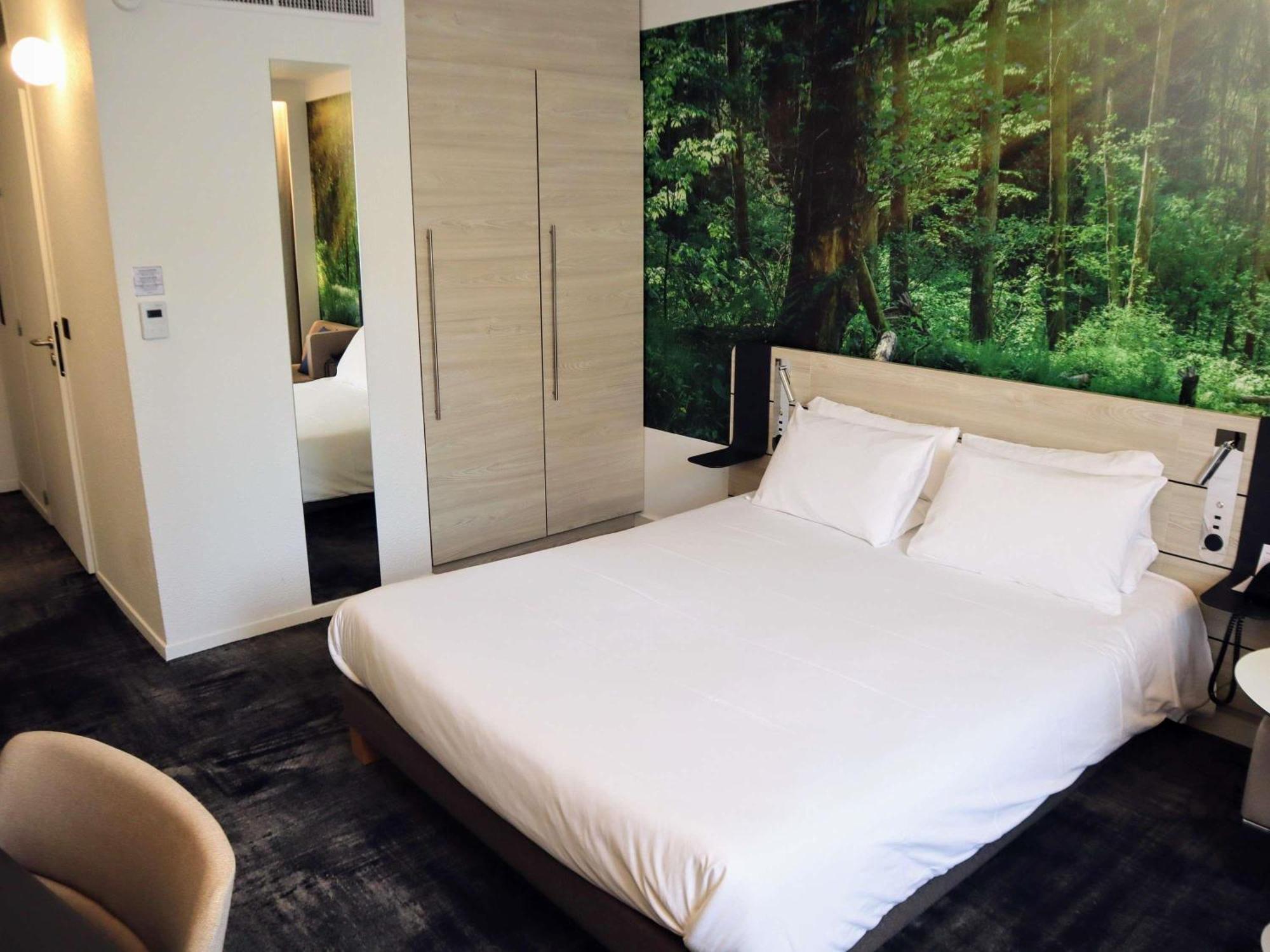 Superior Queen Room Disability Access
