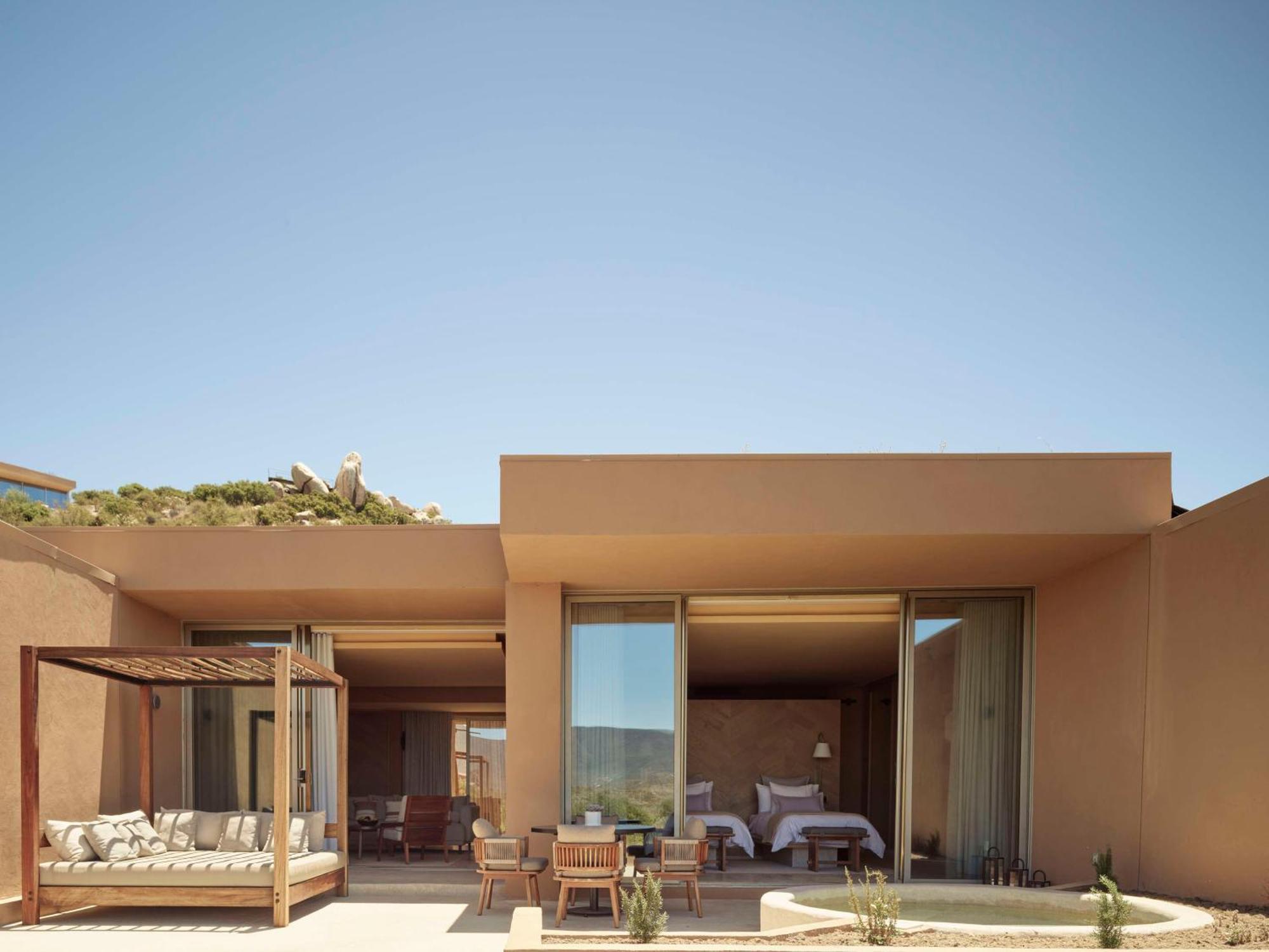 Serenity Pool Suite Twin