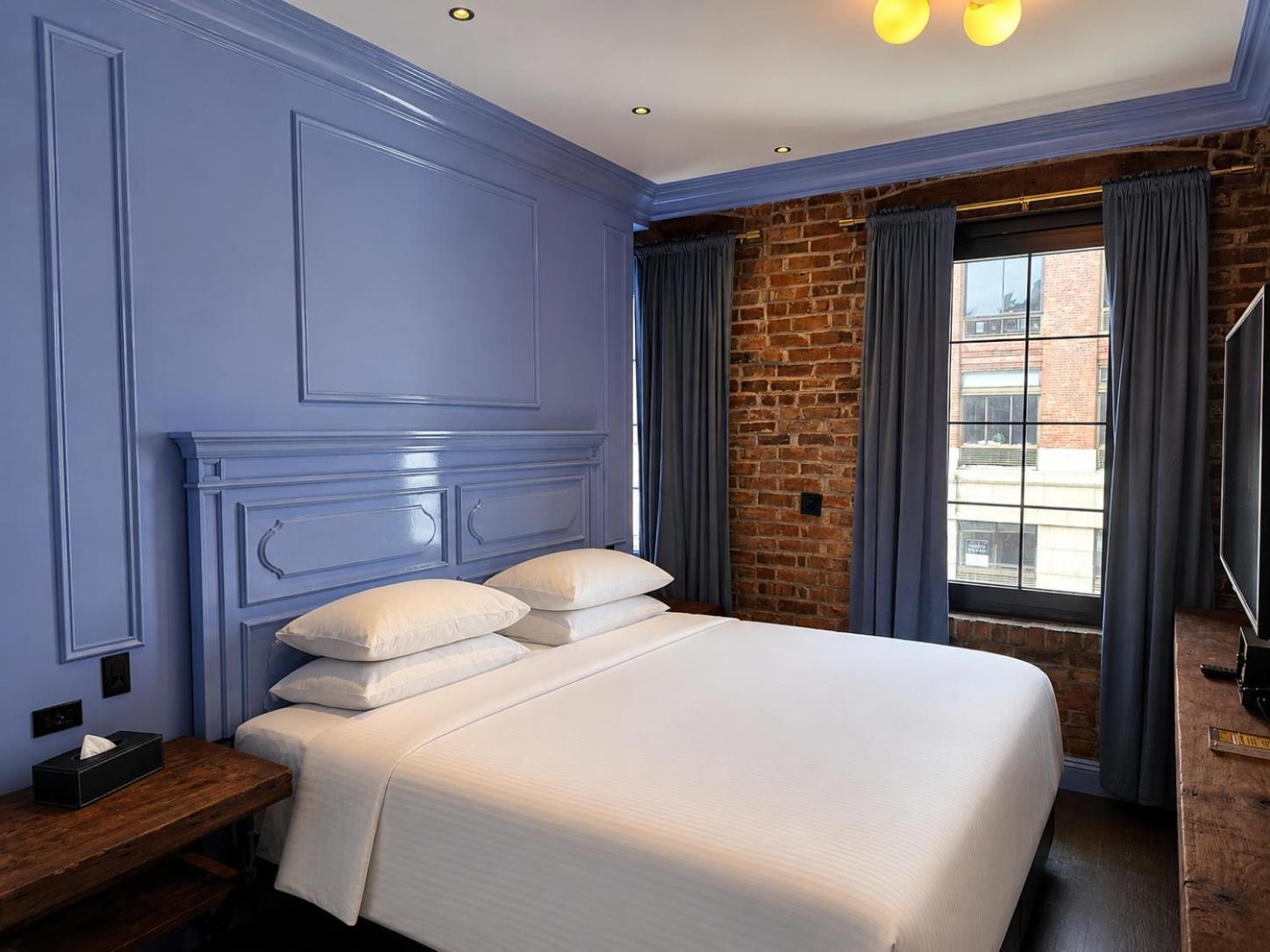 Deluxe Queen Room