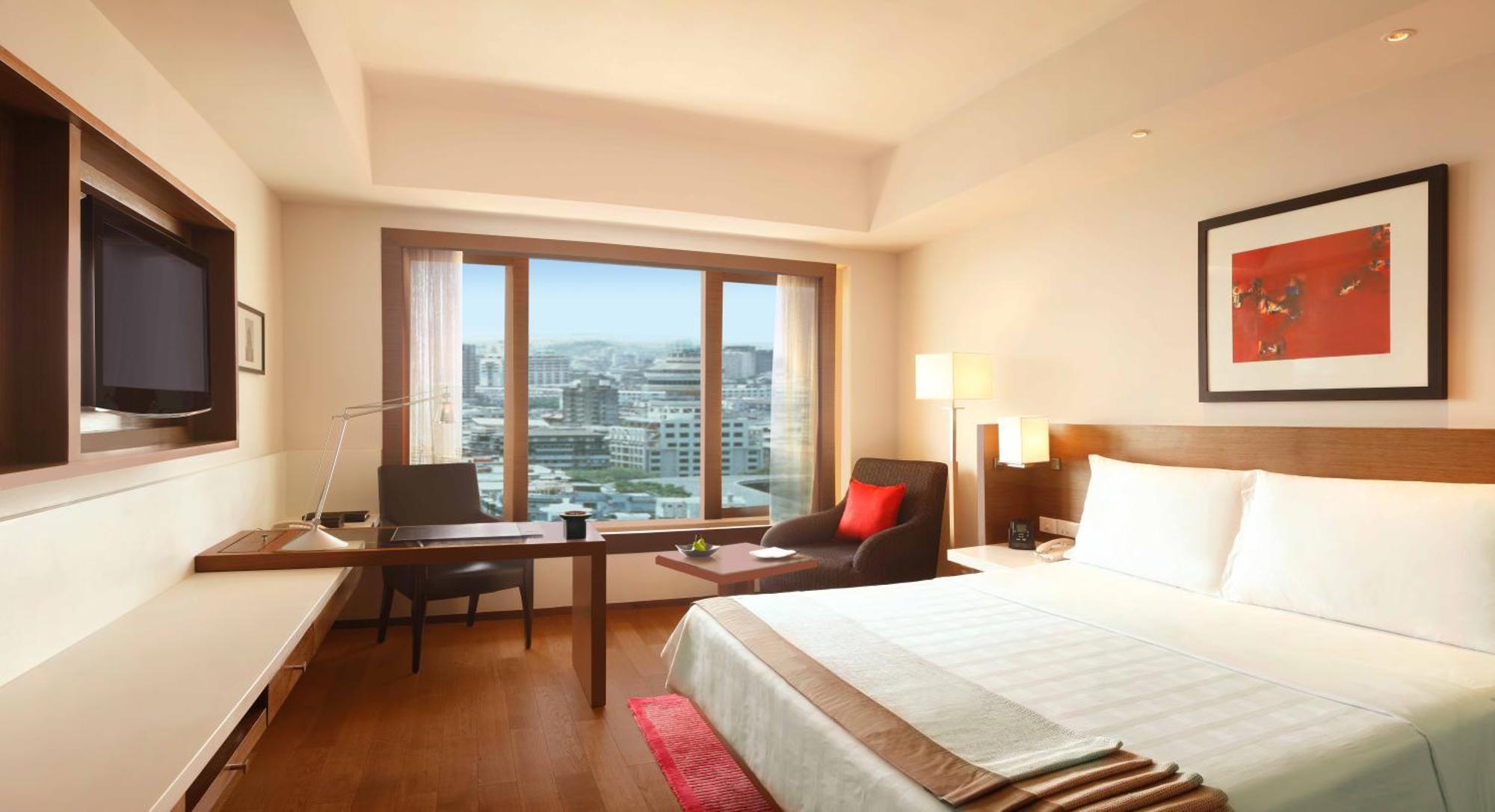 Premier City View Room Twin Bed