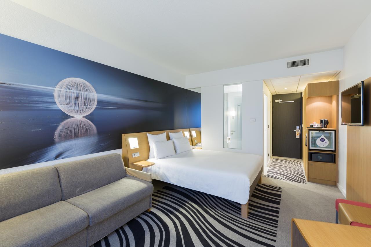 Superior room 1 Queensize bed 1 double sofa bed