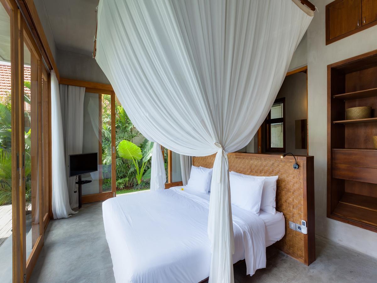 Executive Room Pool Access