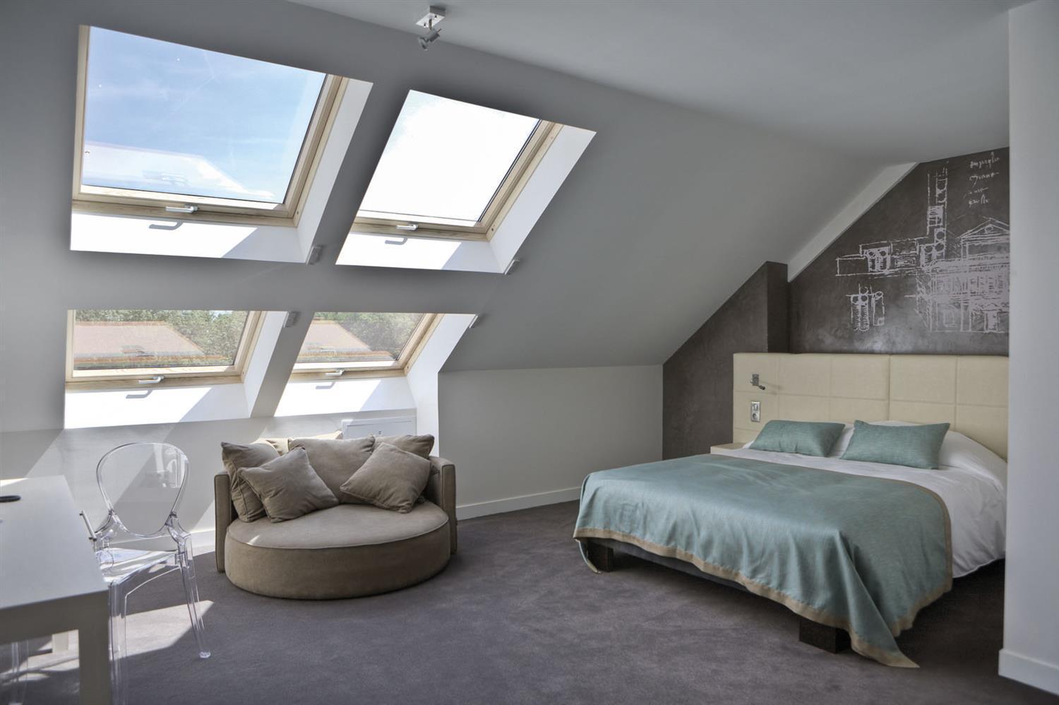 Junior Suite 1 King 2 Single Beds River Side