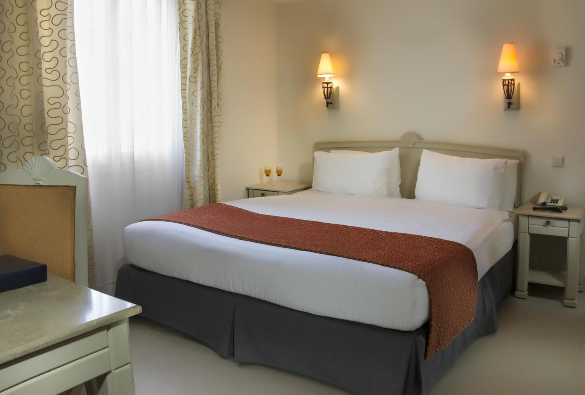 Family 2 Rooms