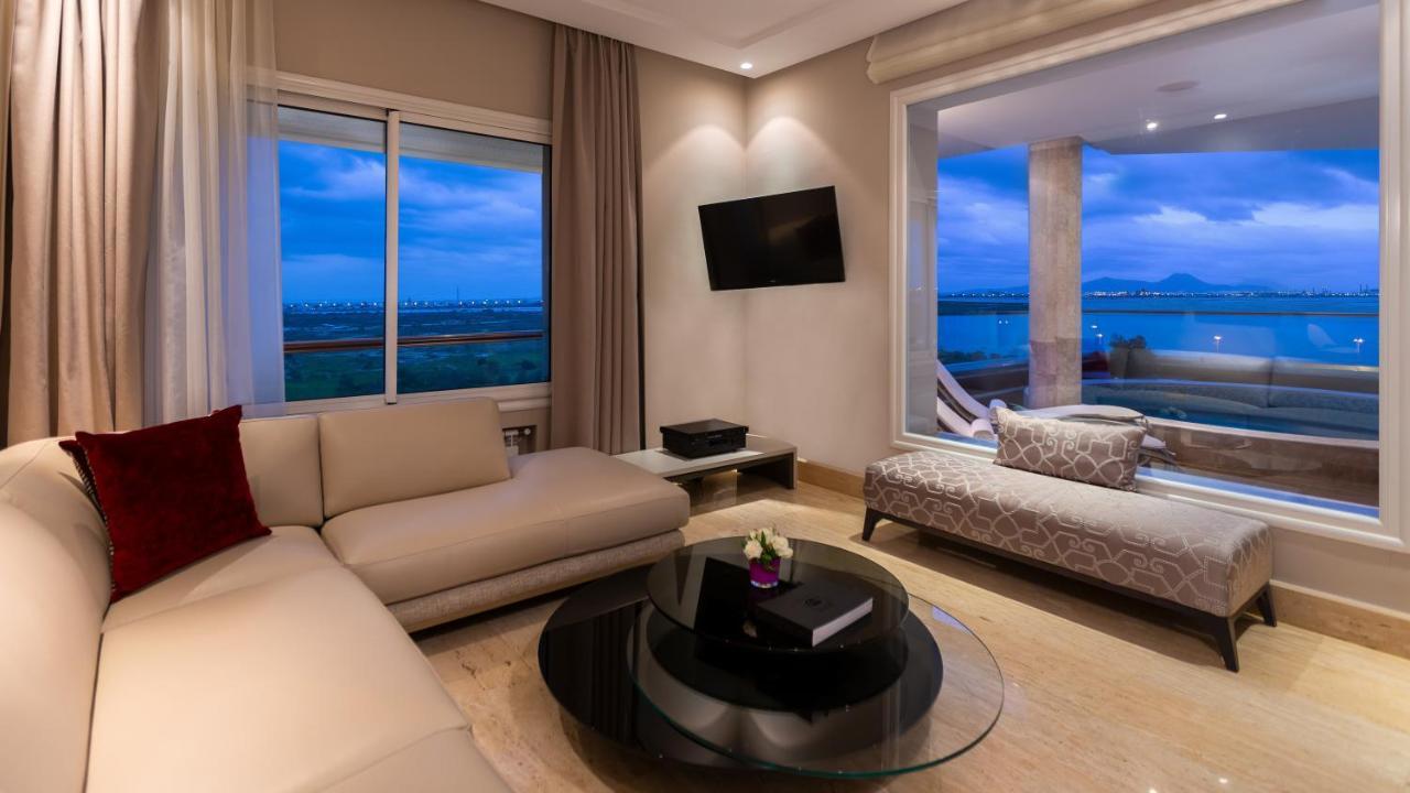 Presidential Suite Private Pool – Lake View