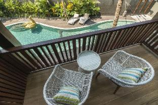 Suite Double Room Pool View