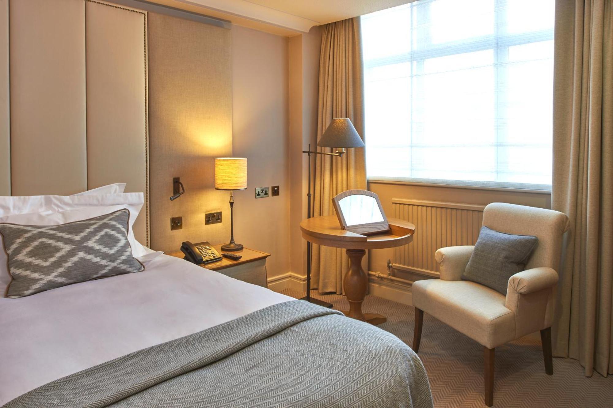 Sidings, Annex Room 5 Min walk from Reception