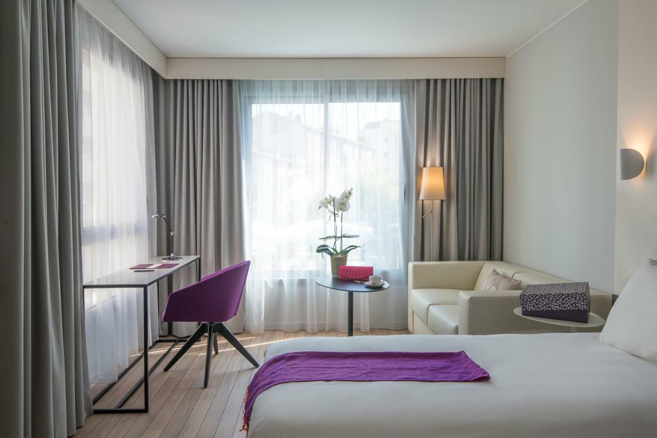 Privilege Room One Queen Bed 1 Sofa Bed