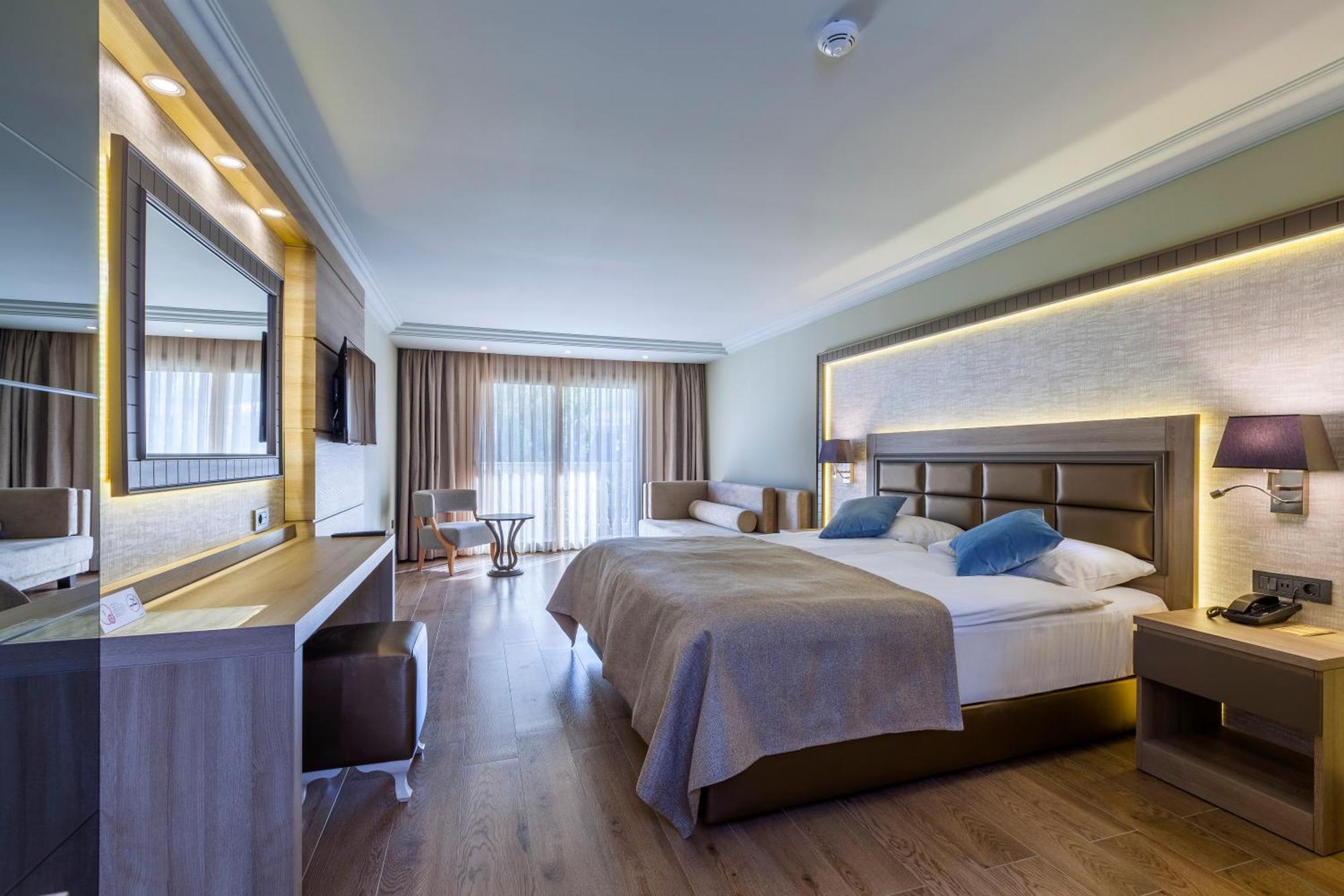 Double or Twin Room Land View