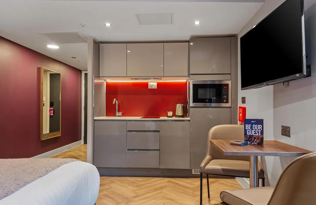 Roomzzz Newcastle City-1