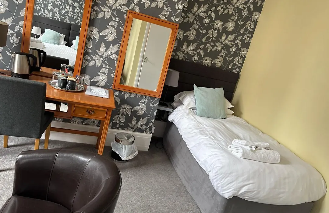 Phoenix Court Hotel-1