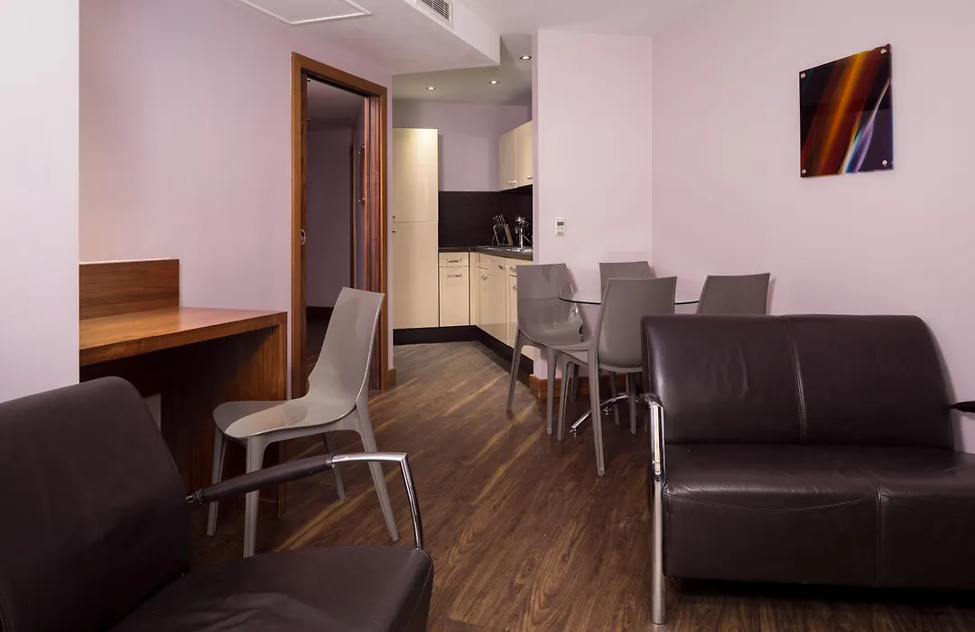 Roomzzz Leeds City-1