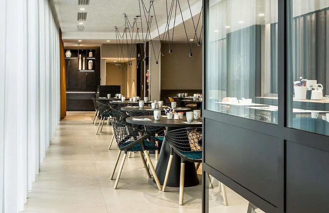 Mercure Paris 17 Batignolles-1