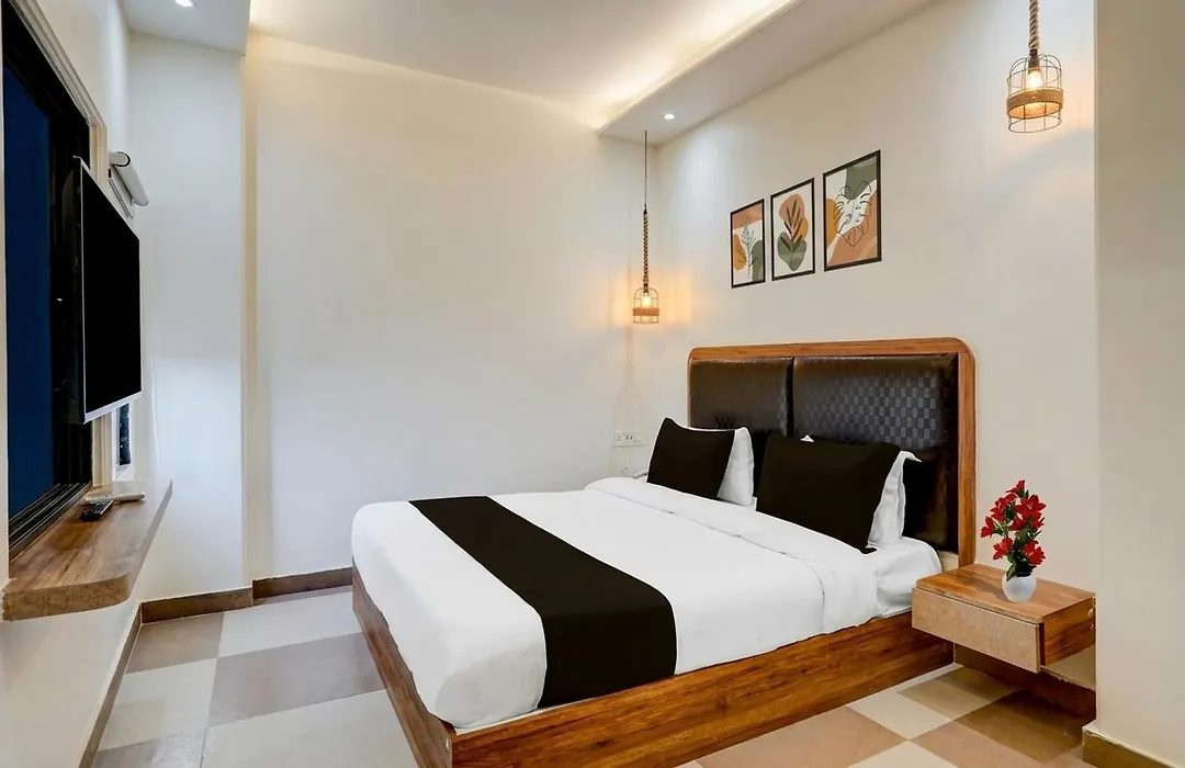 Super Oyo Townhouse Oak Prayagraj Allahabad University-Railway Junction Formerly Ballians-1