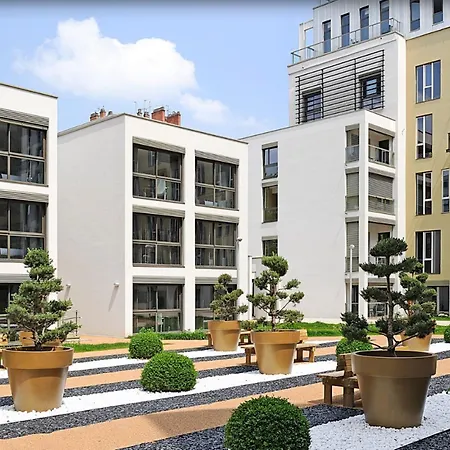 Lagrange Aparthotel Lyon Lumière-3