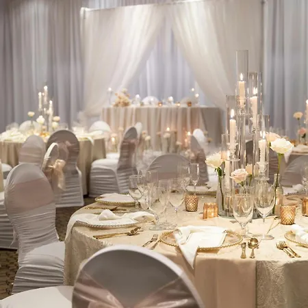 Sheraton Vancouver Guildford Hotel-2