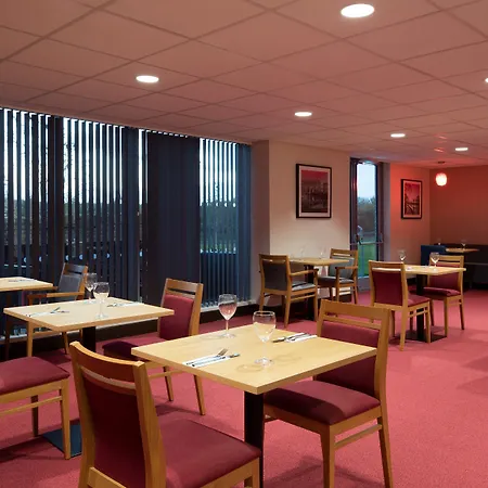 Ramada By Wyndham Leeds East-2